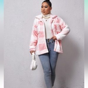 Buffalo Plaid Print pocket fleece shirt/coat.  Pink size Large